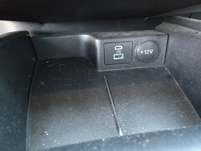 Certified 2022 Ford Escape SE w/ SE Sport Appearance Package FWD image 15