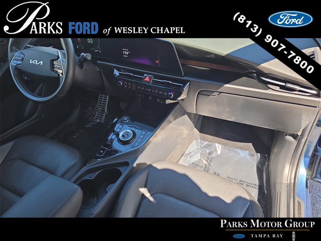 Used 2023 Kia Niro SX Touring image 10