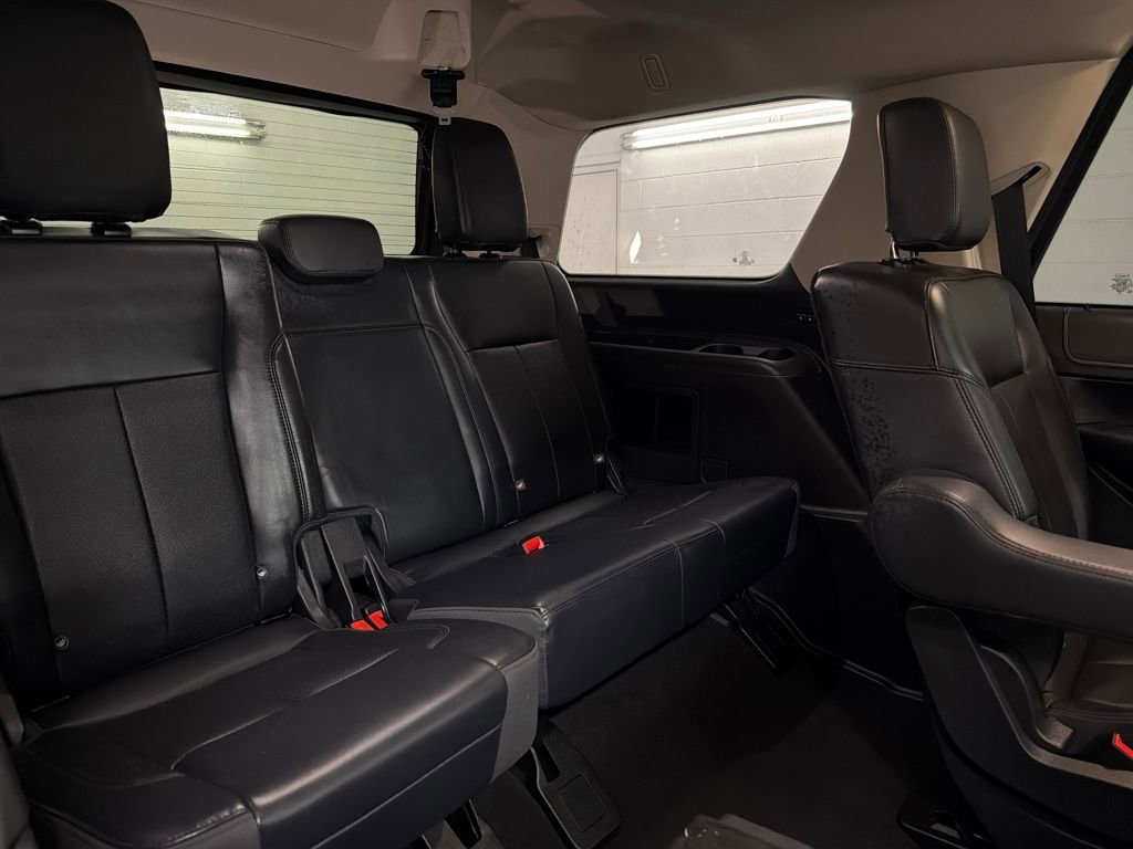 Certified 2024 Ford Expedition XLT image 33
