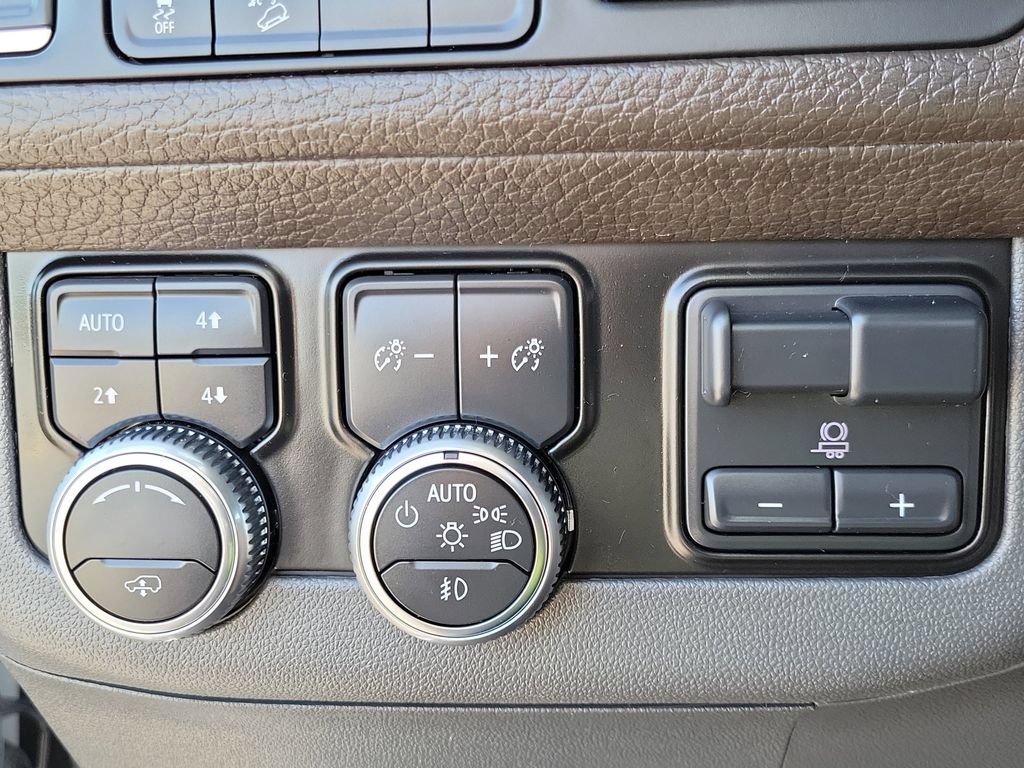 Used 2021 GMC Yukon XL Denali w/ Denali Ultimate Package AWD/4WD image 25