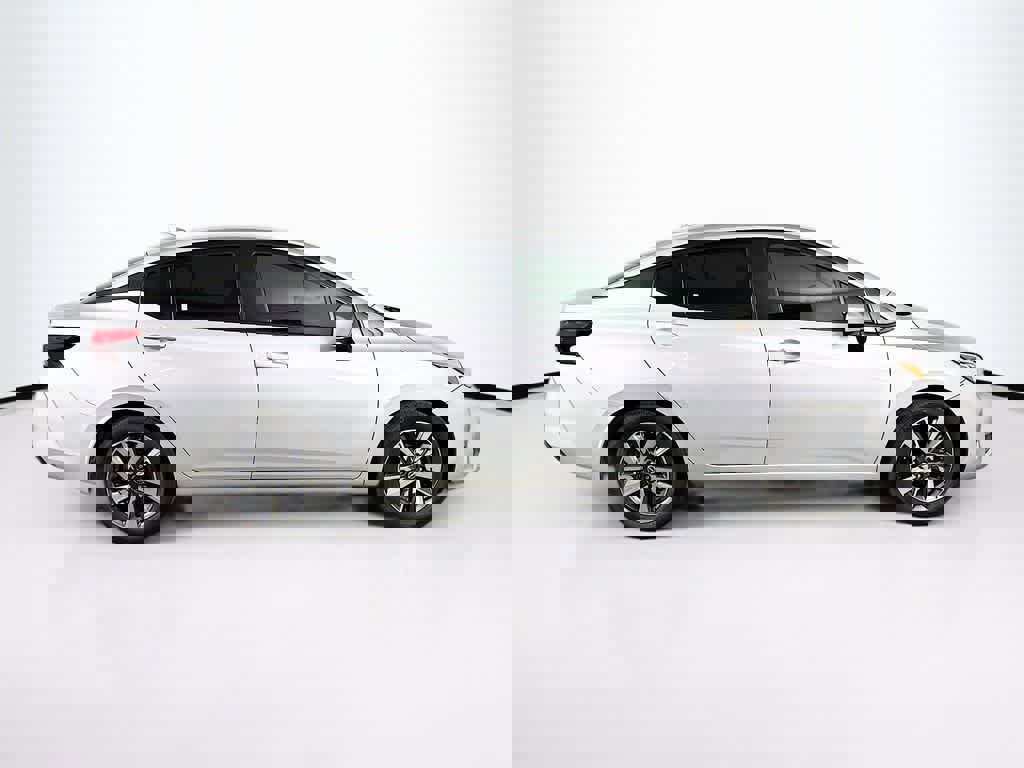 Used 2023 Nissan Versa SV image 6