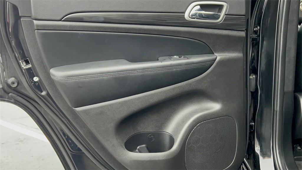 Used 2022 Jeep Grand Cherokee Laredo X image 33