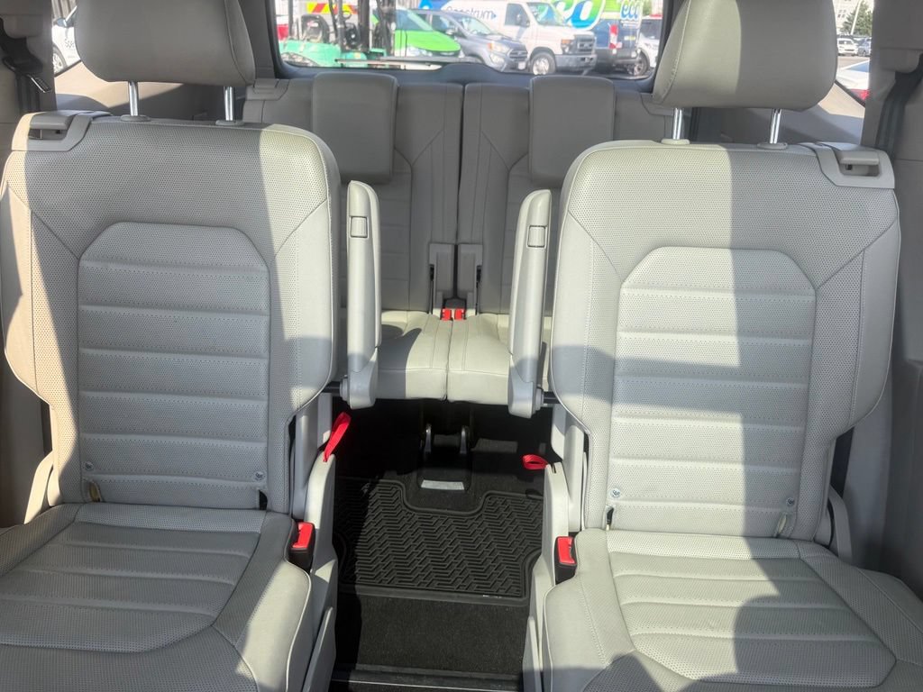 Used 2021 Volkswagen Atlas SEL Premium AWD/4WD image 32