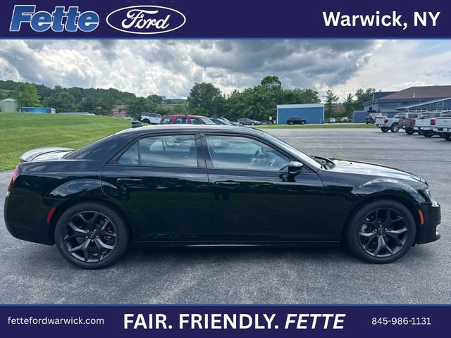 Used 2023 Chrysler 300 S w/ Comfort Group RWD image 6