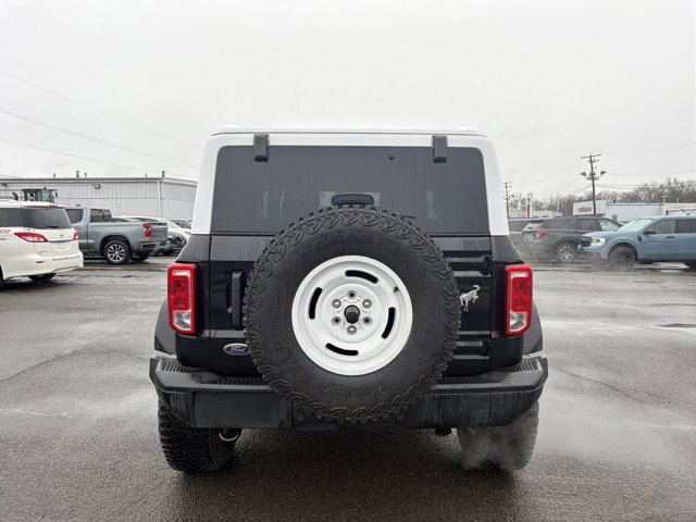 Certified 2024 Ford Bronco Heritage Edition AWD/4WD image 5