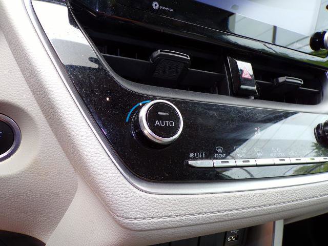 Used 2022 Toyota Corolla Cross LE AWD/4WD image 19