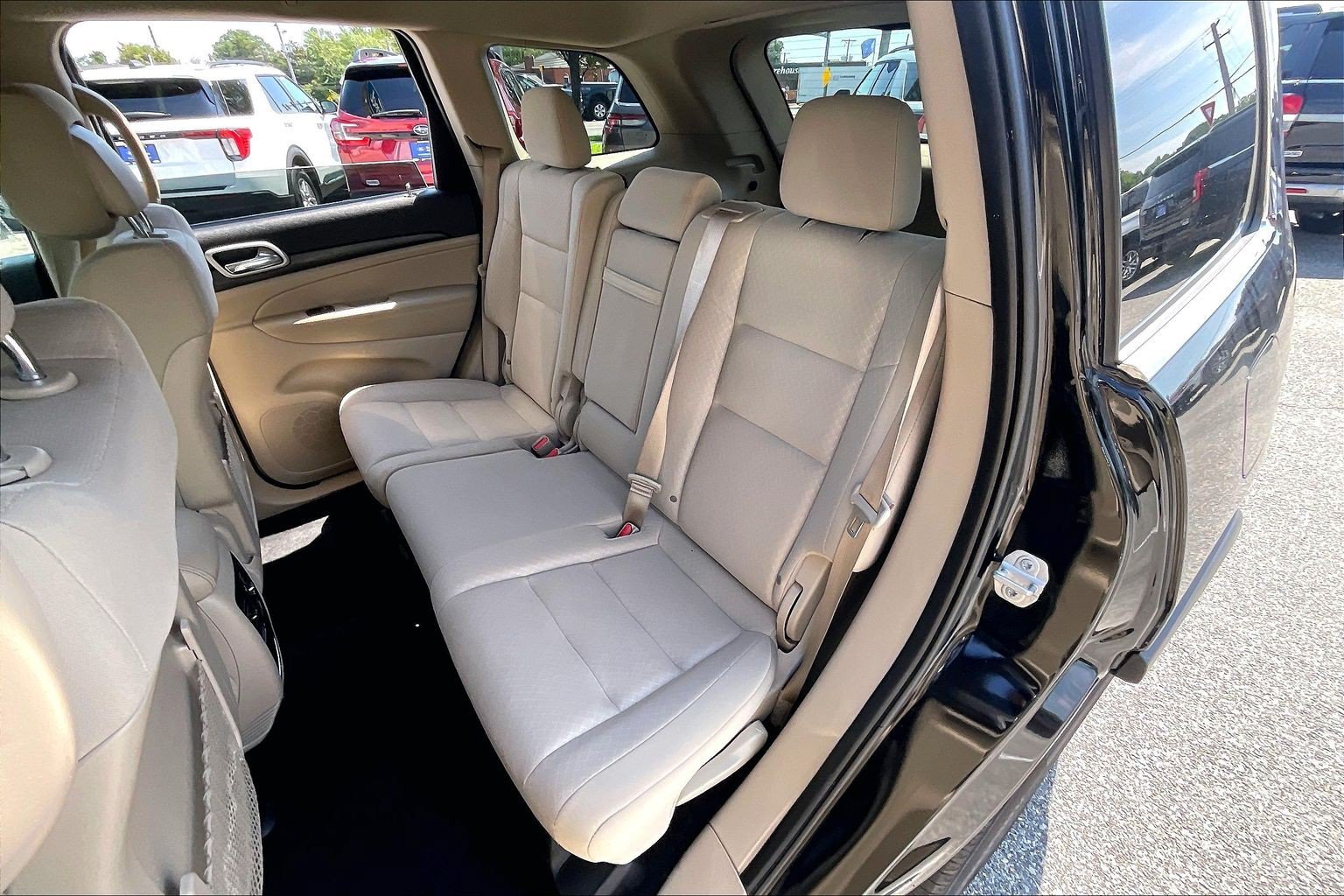 Used 2022 Jeep Grand Cherokee Laredo E AWD/4WD image 23