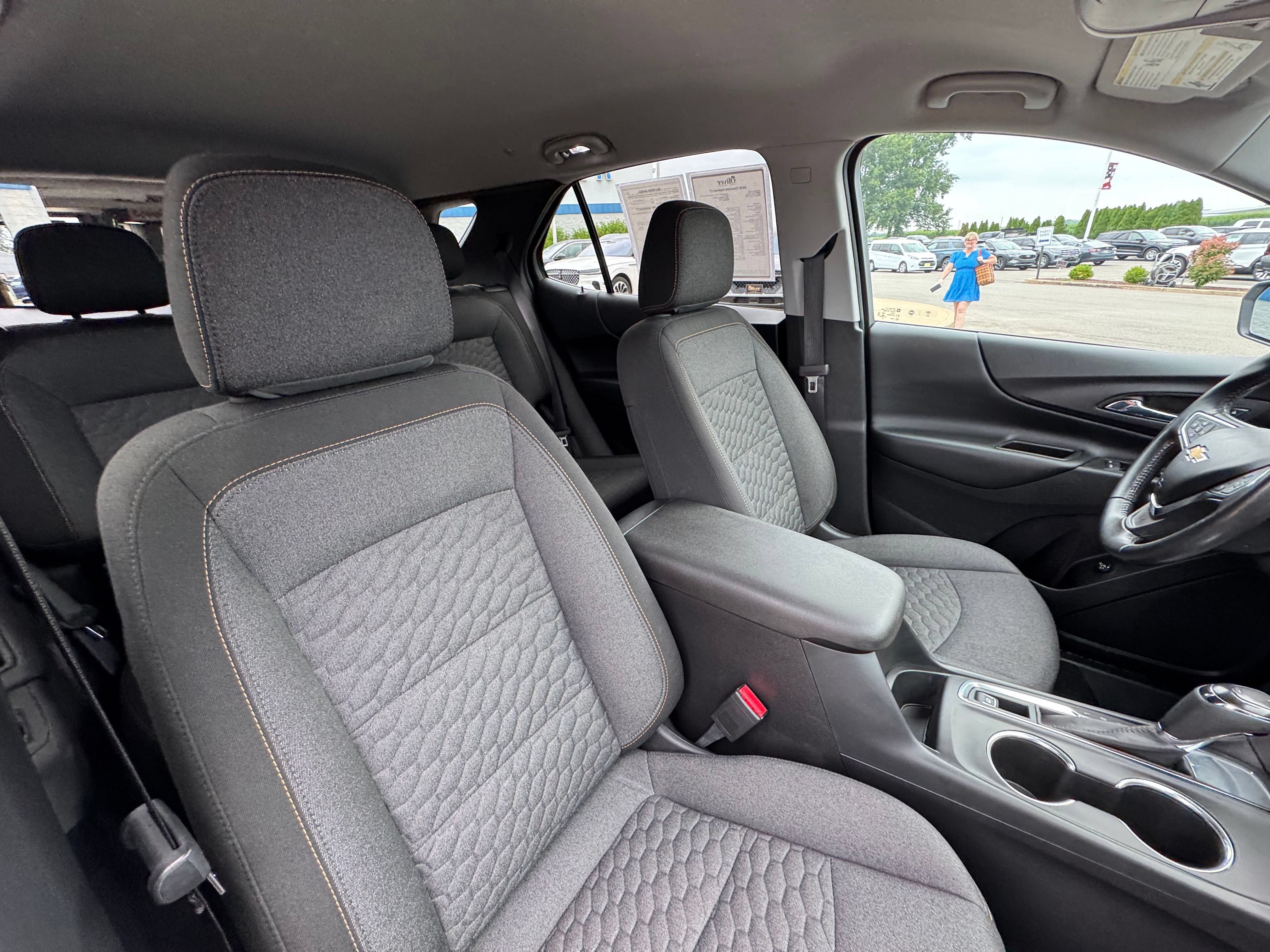 Used 2020 Chevrolet Equinox LT FWD image 10