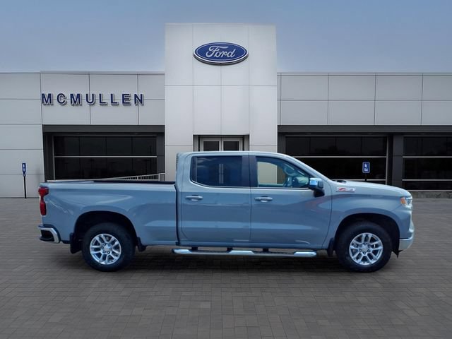 Used 2024 Chevrolet Silverado 1500 LT w/ Z71 Off-Road Package AWD/4WD image 4