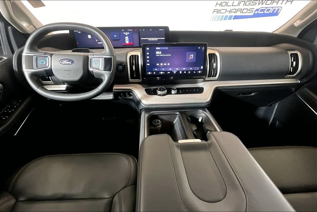 Certified 2025 Ford Expedition Active AWD/4WD image 11