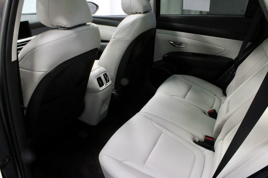 Used 2025 Hyundai Tucson Limited AWD/4WD image 21