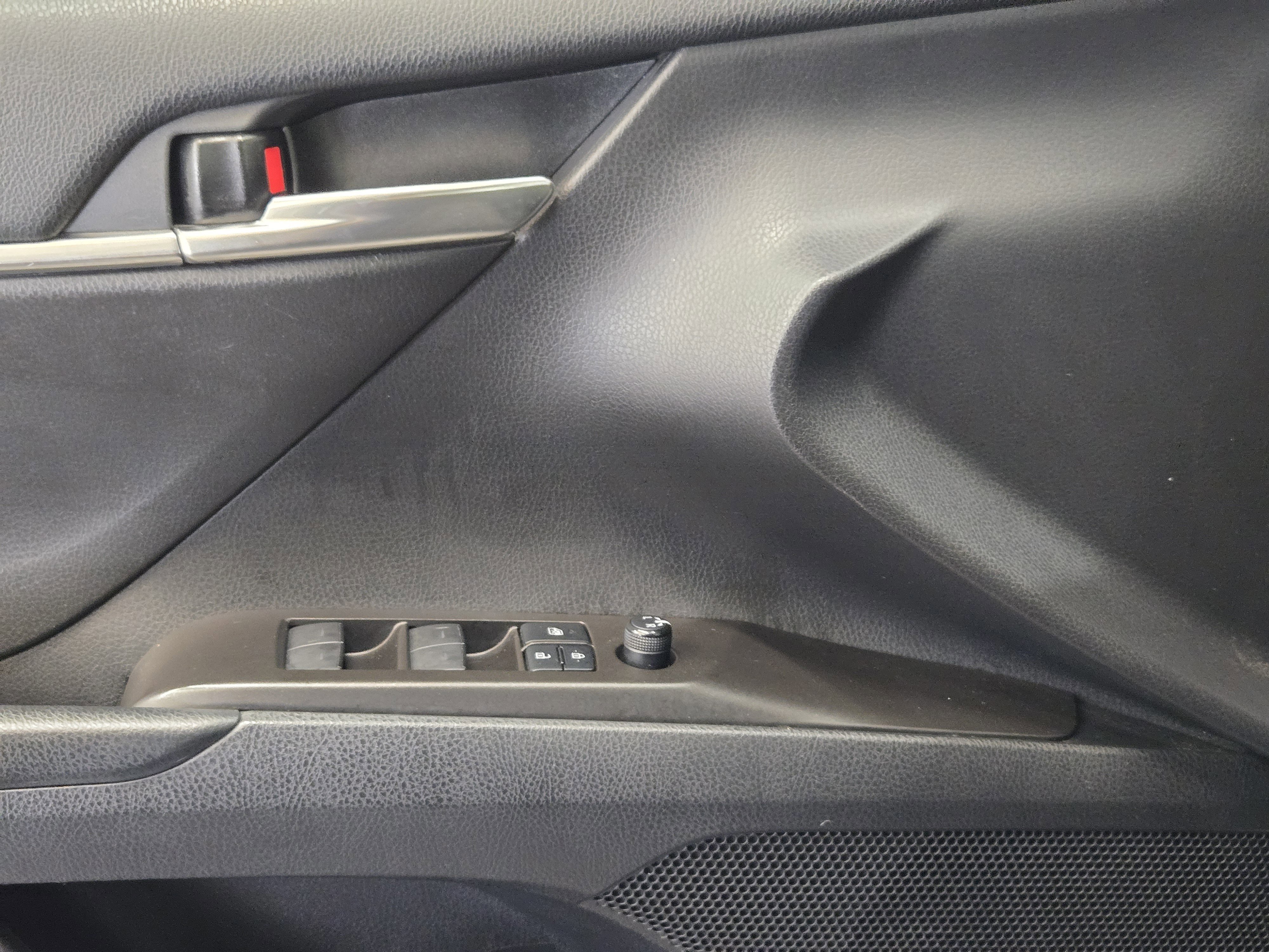 Used 2021 Toyota Camry SE FWD image 23