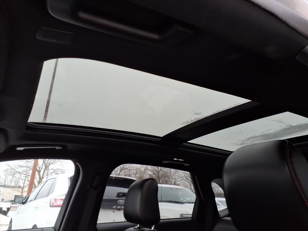 Certified 2024 Ford Edge ST-Line image 12