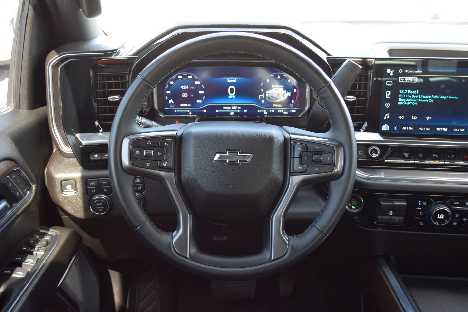 Used 2024 Chevrolet Silverado 2500 High Country w/ Midnight Edition AWD/4WD image 7