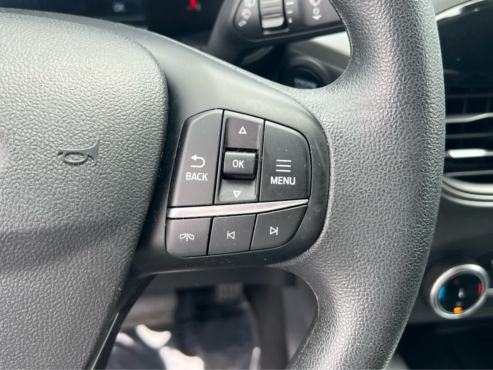 Certified 2025 Ford Escape Active AWD/4WD image 33