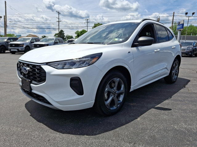 Certified 2023 Ford Escape ST-Line w/ Tech Pack #1 AWD/4WD image 3