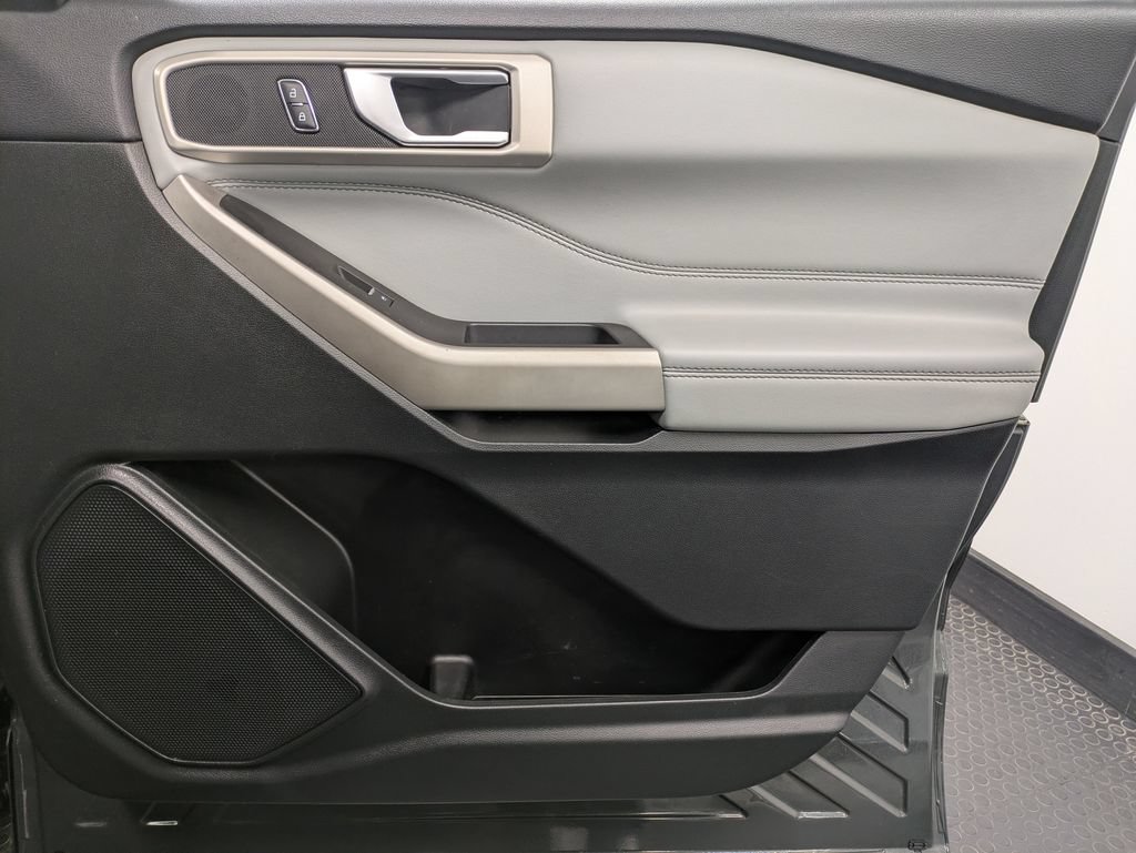 Certified 2023 Ford Explorer XLT w/ Equipment Group 202A AWD/4WD image 35