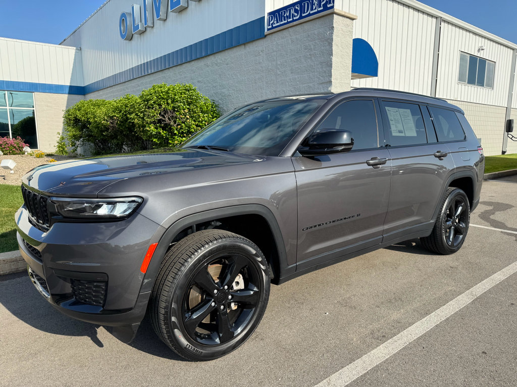 Used 2023 Jeep Grand Cherokee L Laredo AWD/4WD image 37