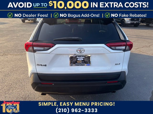 Used 2021 Toyota RAV4 XLE FWD image 5