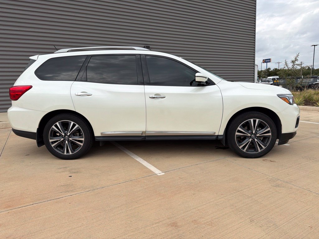 Used 2017 Nissan Pathfinder Platinum AWD/4WD image 2