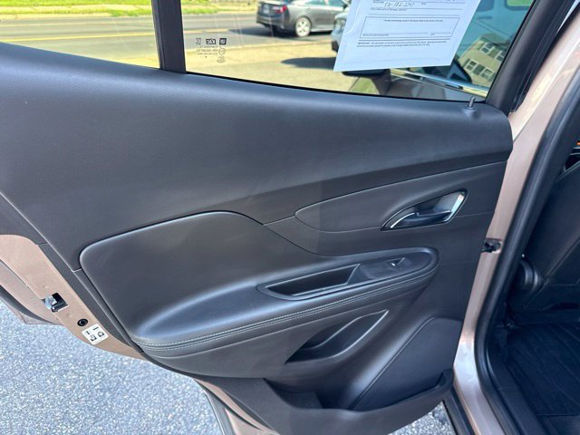 Used 2019 Buick Encore Sport Touring AWD/4WD image 37