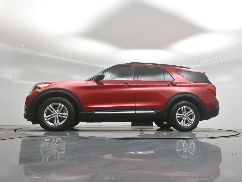 Certified 2023 Ford Explorer XLT RWD image 49