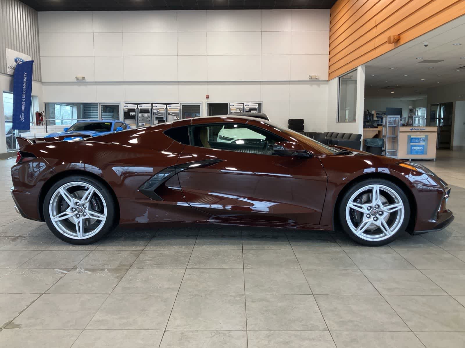 Used 2023 Chevrolet Corvette Stingray Preferred Cpe w/ Z51 Performance Package RWD image 4