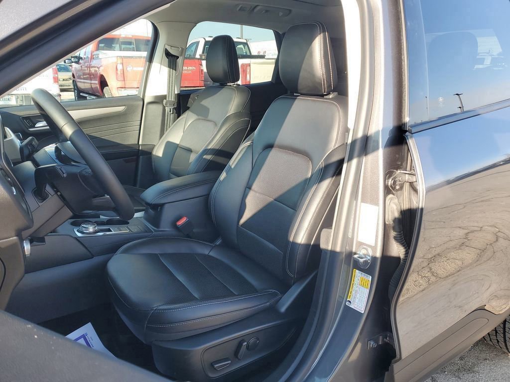 Certified 2021 Ford Escape SEL w/ Technology Package image 16