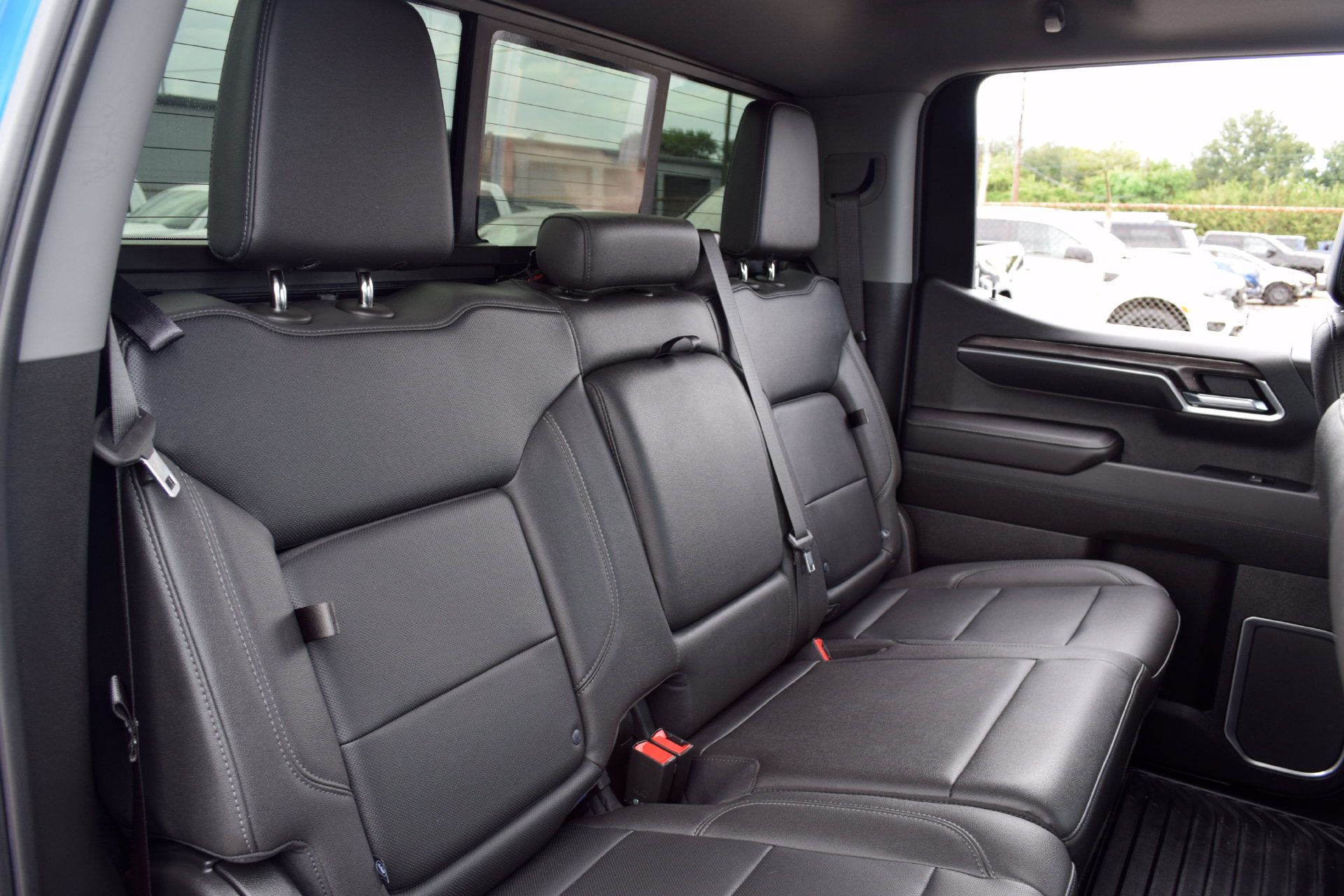 Used 2022 Chevrolet Silverado 1500 LTZ w/ LTZ Premium Package AWD/4WD image 22