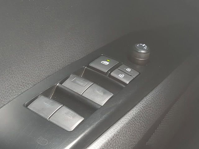 Used 2025 Toyota Camry SE w/ Multimedia Upgrade Package image 24