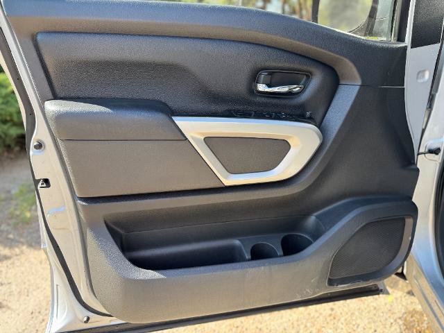Used 2017 Nissan Titan SV RWD image 9