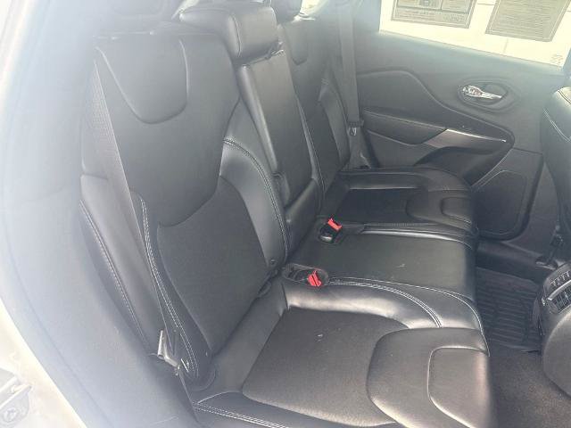 Used 2019 Jeep Cherokee Latitude Plus FWD image 29