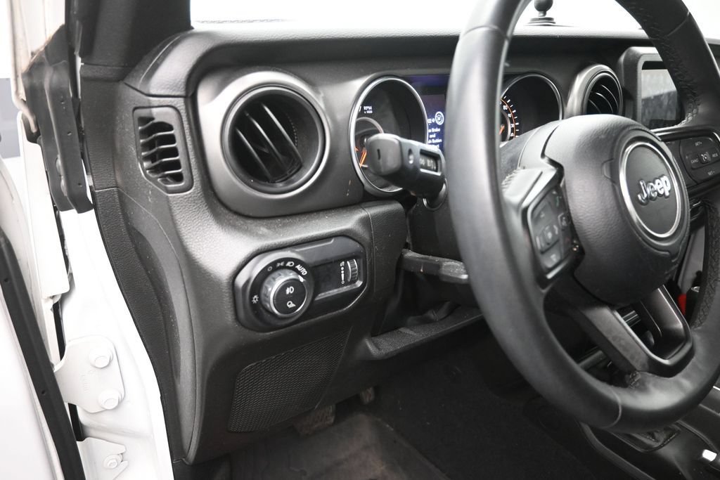 Used 2023 Jeep Gladiator Sport AWD/4WD image 21