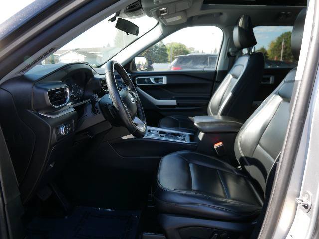 Certified 2021 Ford Explorer XLT w/ Equipment Group 202A AWD/4WD image 10