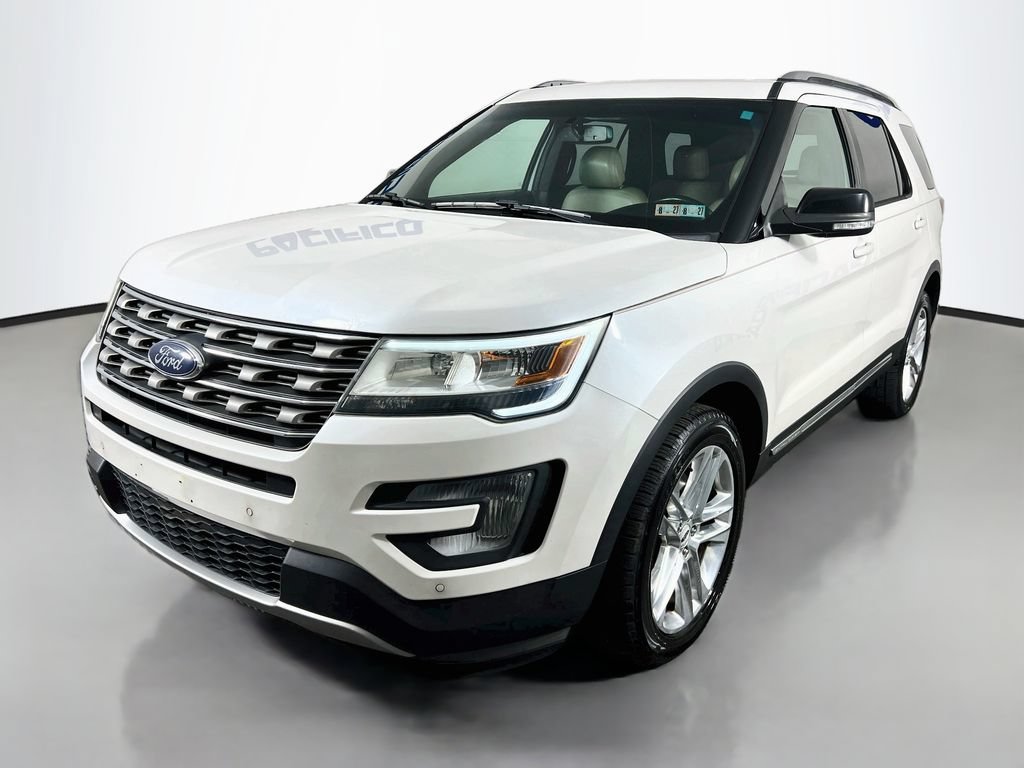 Certified 2017 Ford Explorer XLT w/ Equipment Group 202A AWD/4WD image 3