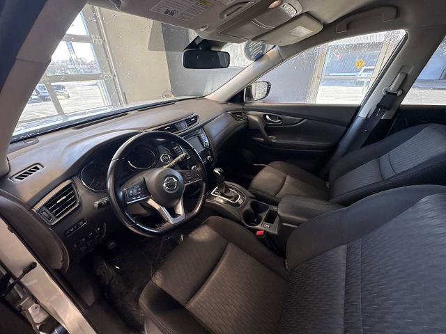Used 2020 Nissan Rogue SV image 18