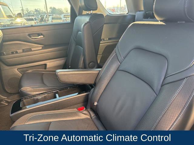 Used 2024 Nissan Pathfinder SL w/ SL Premium Package image 14