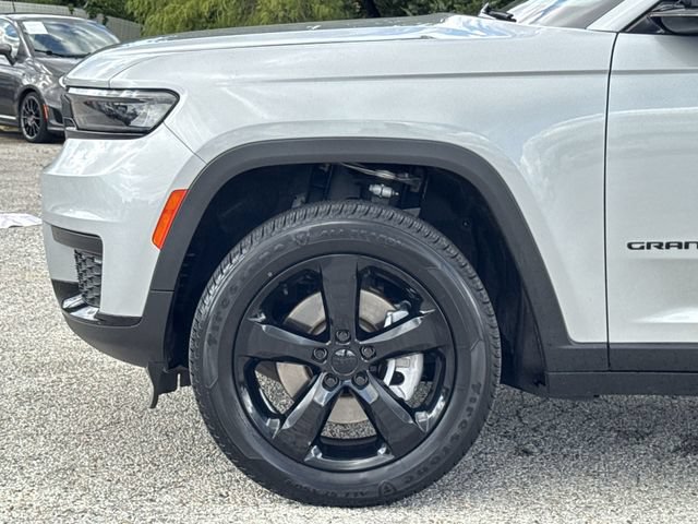 Used 2023 Jeep Grand Cherokee L Laredo RWD image 10