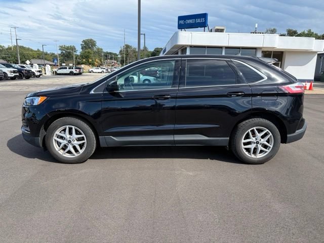 Certified 2024 Ford Edge SEL w/ Convenience Package AWD/4WD image 2