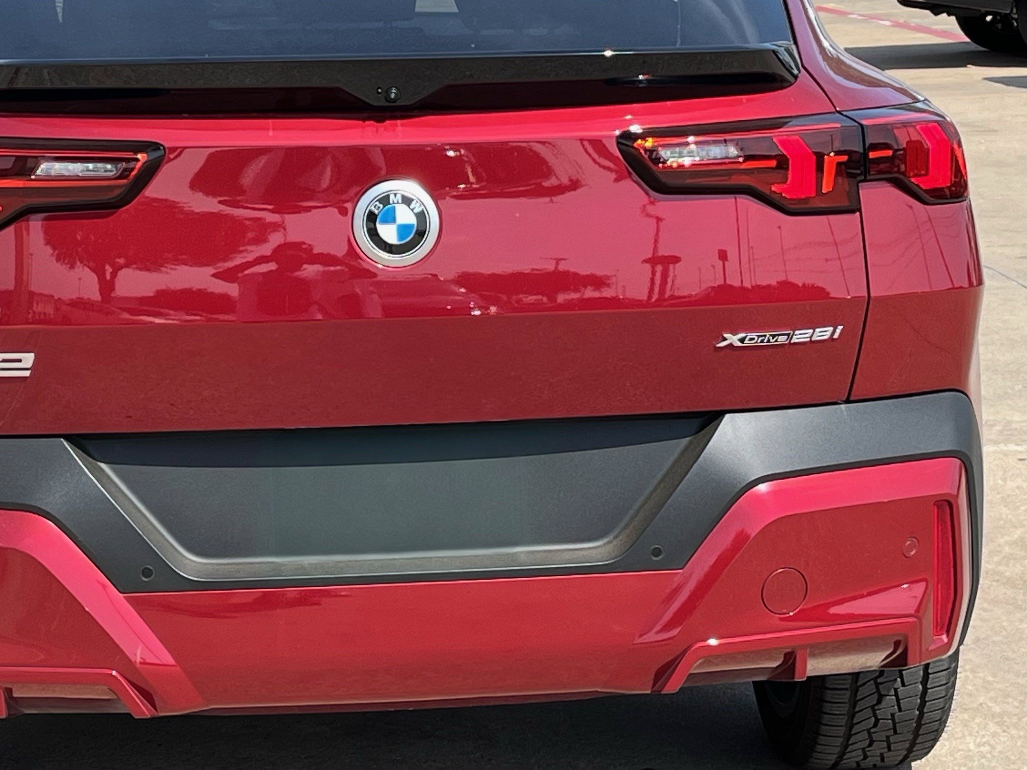 Used 2025 BMW X2 xDrive28i AWD/4WD image 7