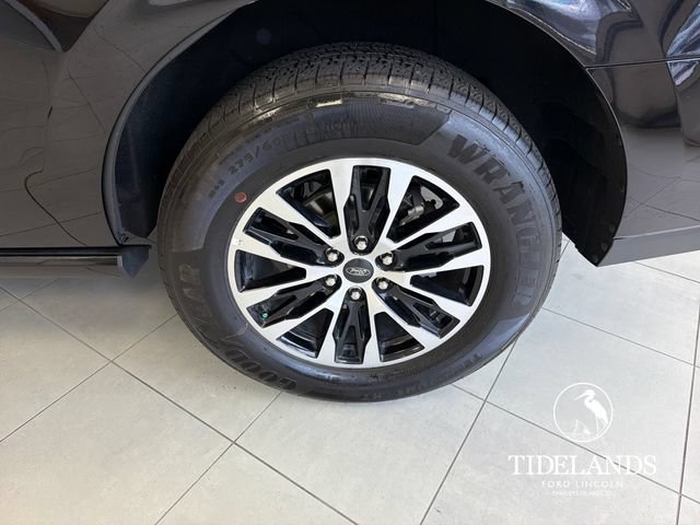 Certified 2025 Ford Expedition Platinum AWD/4WD image 33