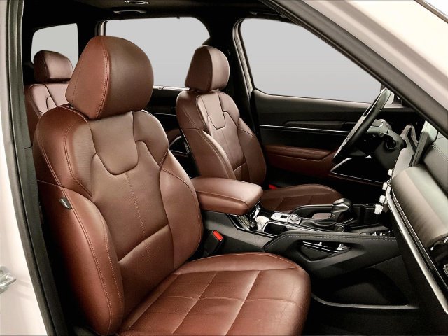 Used 2024 Kia Telluride EX w/ EX Captain's Chair Package AWD/4WD image 7