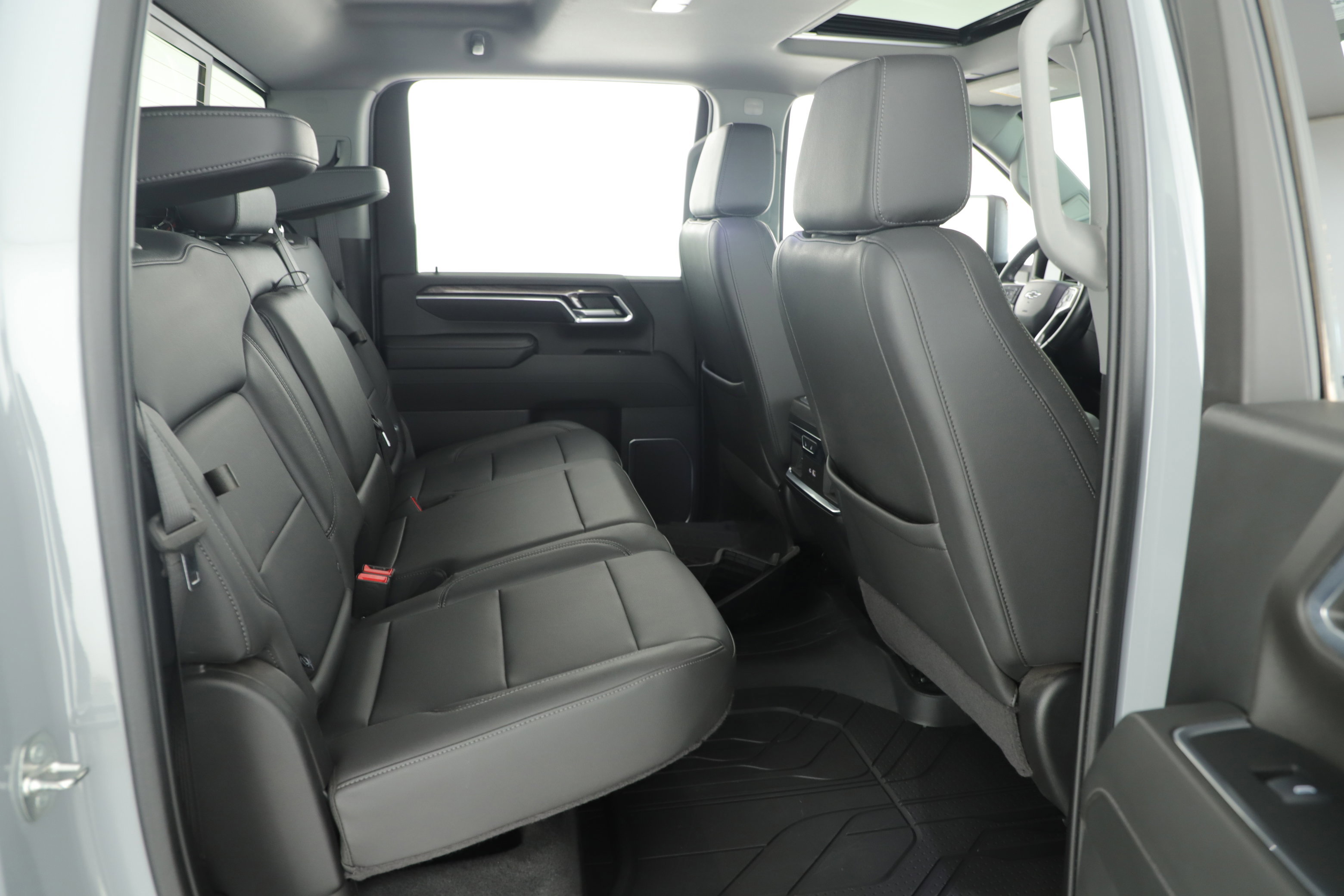 Used 2024 Chevrolet Silverado 2500 LTZ w/ LTZ Plus Package image 25