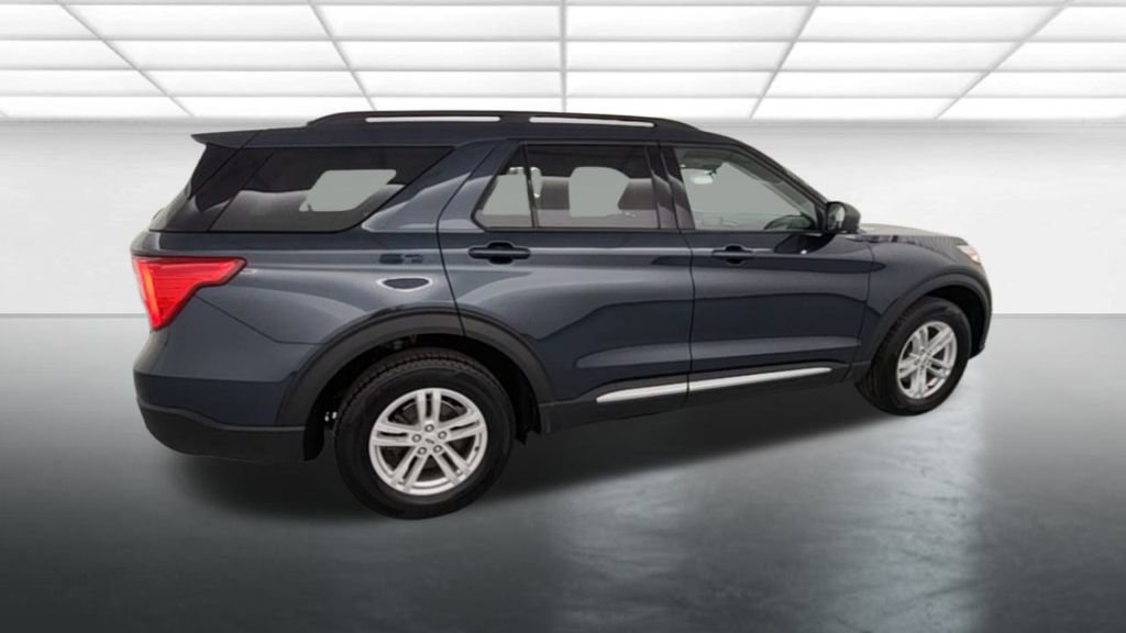Certified 2022 Ford Explorer XLT w/ Equipment Group 202A image 8
