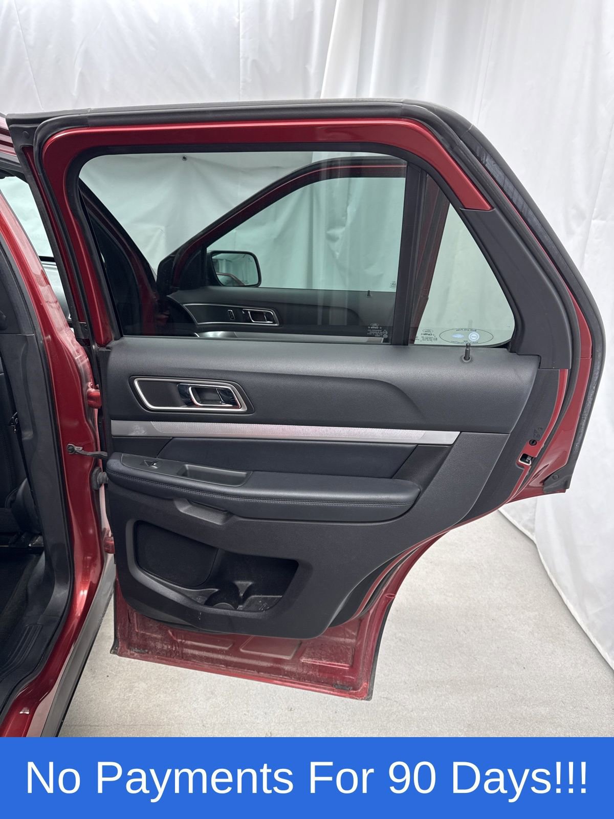 Certified 2017 Ford Explorer XLT w/ Equipment Group 202A AWD/4WD image 30