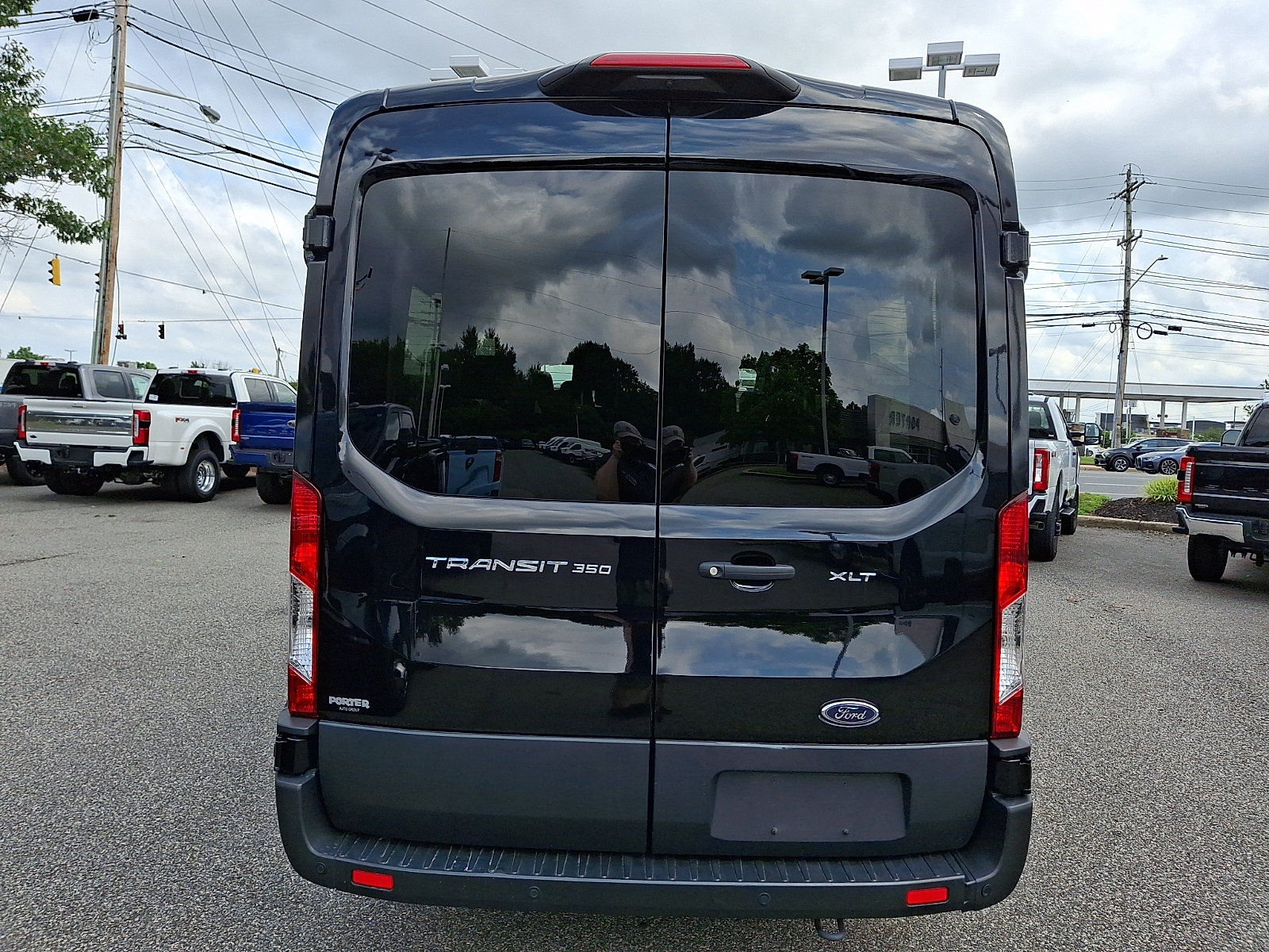 Certified 2025 Ford Transit 350 XLT RWD image 9