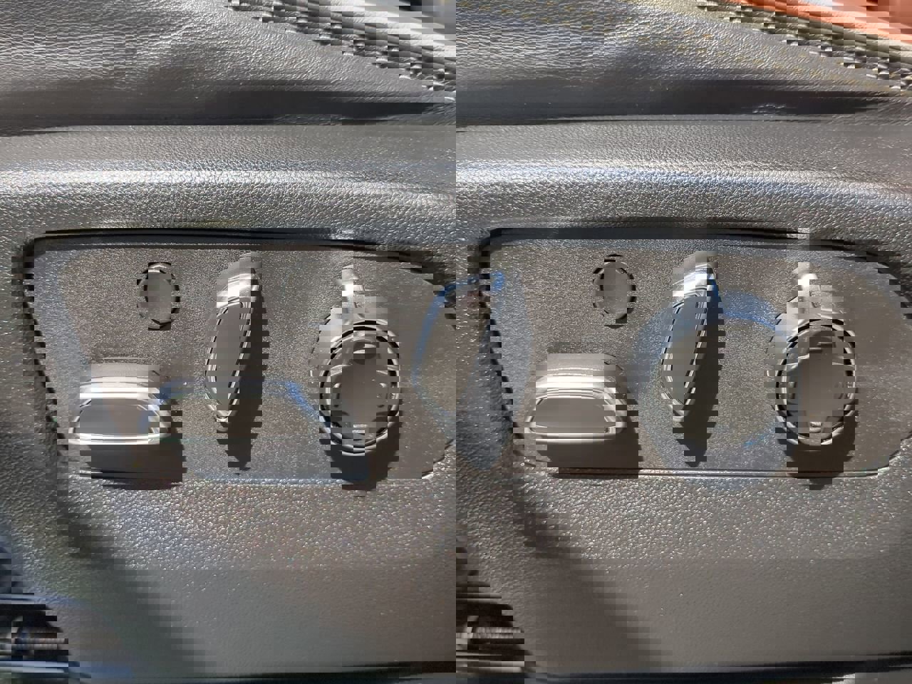 Used 2023 GMC Yukon XL Denali Ultimate image 30