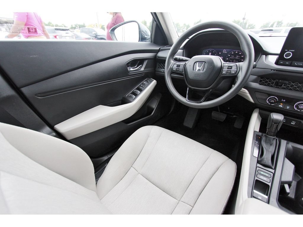 Used 2025 Honda Accord LX image 10