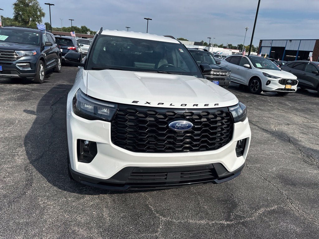 Certified 2025 Ford Explorer ST-Line AWD/4WD image 2
