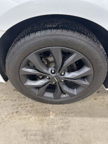 Used 2018 Chrysler Pacifica Touring Plus w/ S Appearance Package image 11